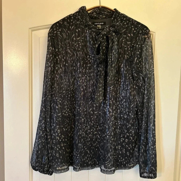 Cable & Gauge Black and Metallic Blouse. #office siren #corporatecore #career - Picture 1 of 6
